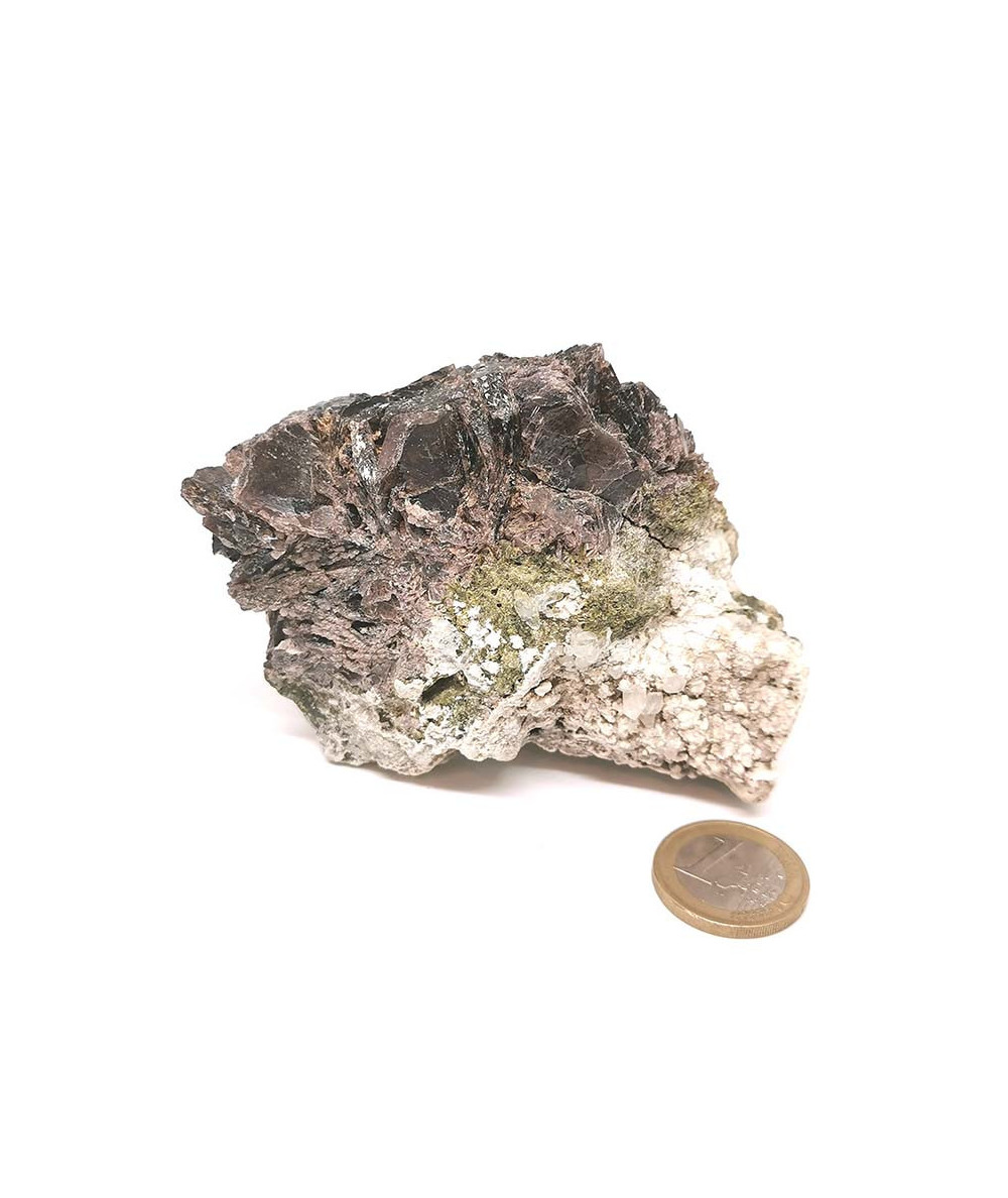 Axinite sur gangue et Diopsite