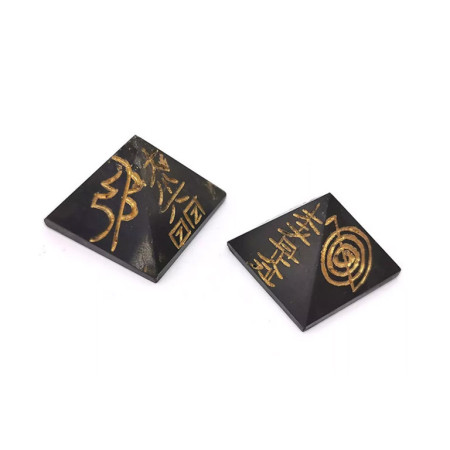 Shungite - Pyramide - Gravée Reïki